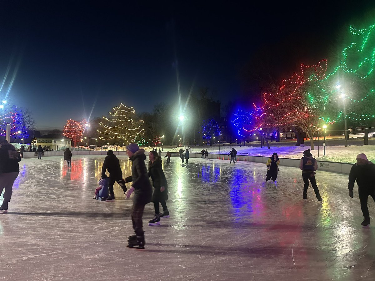 MartinaCurtin's tweet photo. Day 36 #100daysofwalking 
Night skating at the Frog Pond.
#nightskating #frogpond #bostoncommon #bekind
@NewstalkFM @NTBreakfast https://t.co/ibWUw05qEw