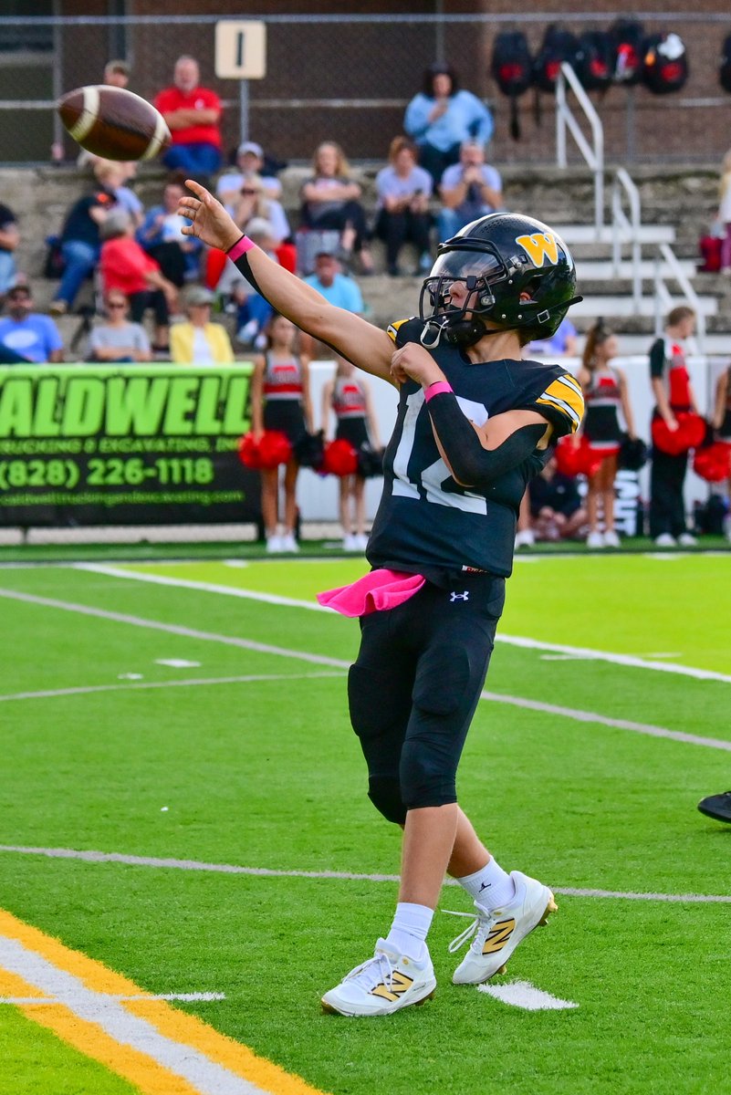 quarterbackmag's tweet photo. Alex Williams (@adub12_), a dual-threat QB from Waynesville, NC (CO 2030), is a true student of the game. Trains under Jamie Newman, attacks development on and off the field, and is embracing the journey one rep at a time.

https://t.co/0cgoQKiTNa https://t.co/VDRRu2b2U0