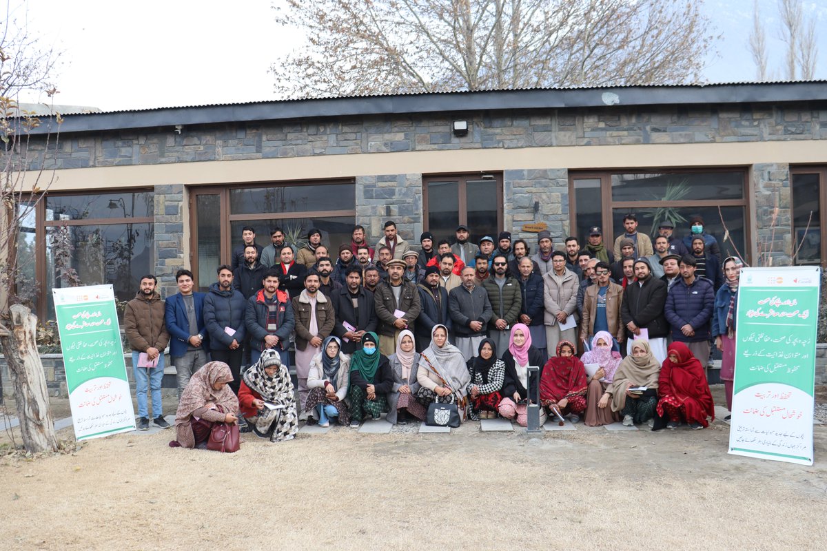 UNFPAPakistan's tweet photo. This #internationaldevelopmentweek @UNFPAPakistan  recognize the @CanHCPakistan partnership in promoting dignity, choice, and rights for women and girls.

Together, we’re investing in inclusive development that leaves no one behind. https://t.co/yEE7occnTW