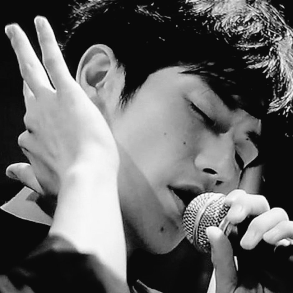 ✽指先までが美しい人✽ #三浦春馬さん #無彩色の美