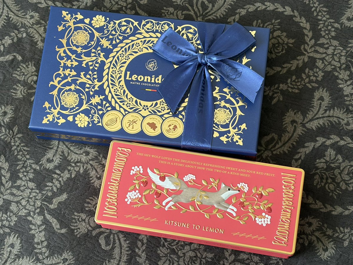 オオカミ缶チョコが届きました。可愛いです。
もう一個のはなんとなく🦇ぽいパッケージだと思って注文したチョコです。