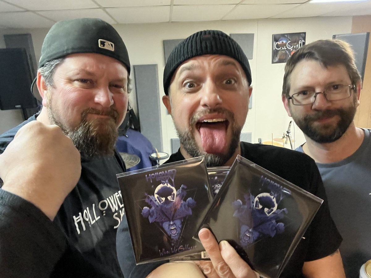 Hollowed_Sky's tweet photo. If you’re still into physical media, we’re happy to report that our new album is now available in compact disc form on our Bandcamp page! Pick one up while supplies last. 💿

https://t.co/EKXRYyIVrf

#bandcampfriday 
#hollowedsky
#whenwecollapse https://t.co/9h7xhi6hyF