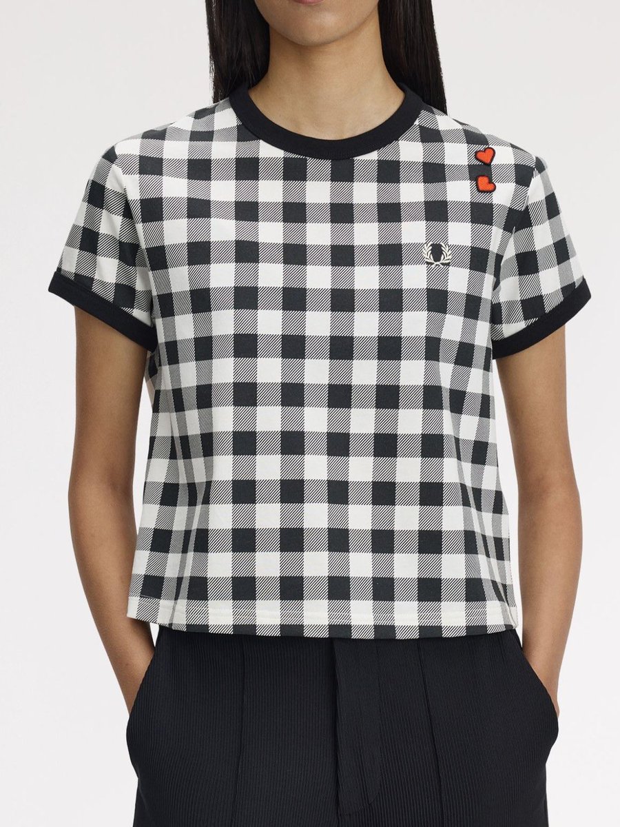春の新作🌸毎月続々入荷中‼️③
【Fred Perry🇬🇧Amy Winehouse Foundation Collection 2026 】

2026年最初のエイミーの春夏新作コレクションが入荷しました

50sルーディ感と女の子感
そして良い意味で
ちょっとワルなデザインは
今年も健在！

色褪せないデザインで
毎年限定なのも魅力！

お早目に！