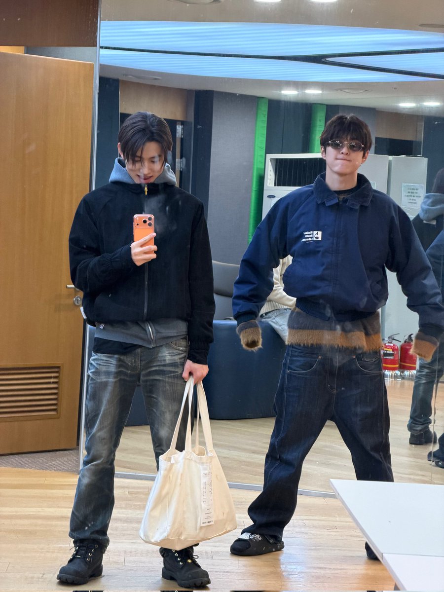 eomndutt's tweet image. ini aku dan @cortiseed