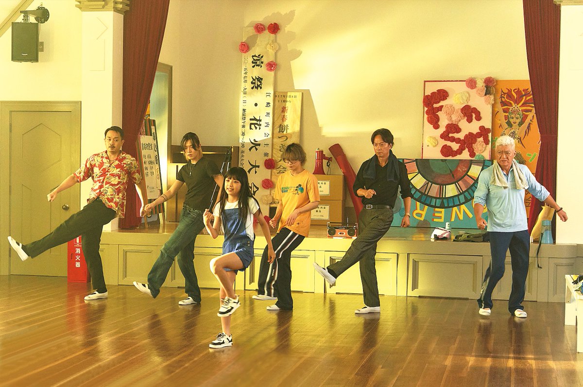 eiga_specials's tweet image. 🕺┫映画『スペシャルズ』┣🕺
⠀
⠀⠀ワン、ツー♪　ワン、ツー♪♪
⠀⠀⠀⠀＼　\\　　　//　／
⠀⠀公 開 ま で あ と 1⃣ ヶ 月
⠀⠀⠀⠀／　//　　　\\　＼
⠀
プロの殺し屋たちが本気のダンスに挑む！？
3/6(金)は映画館で一緒に #オドロウゼ！
⠀
🎥3/6(金)公開
#映画スペシャルズ…