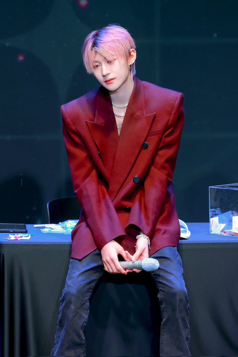 _shining_i's tweet photo. 260118 STARRY ROAD 3회차
#허중싱 #Hezhongxing https://t.co/YokwlrG7GW