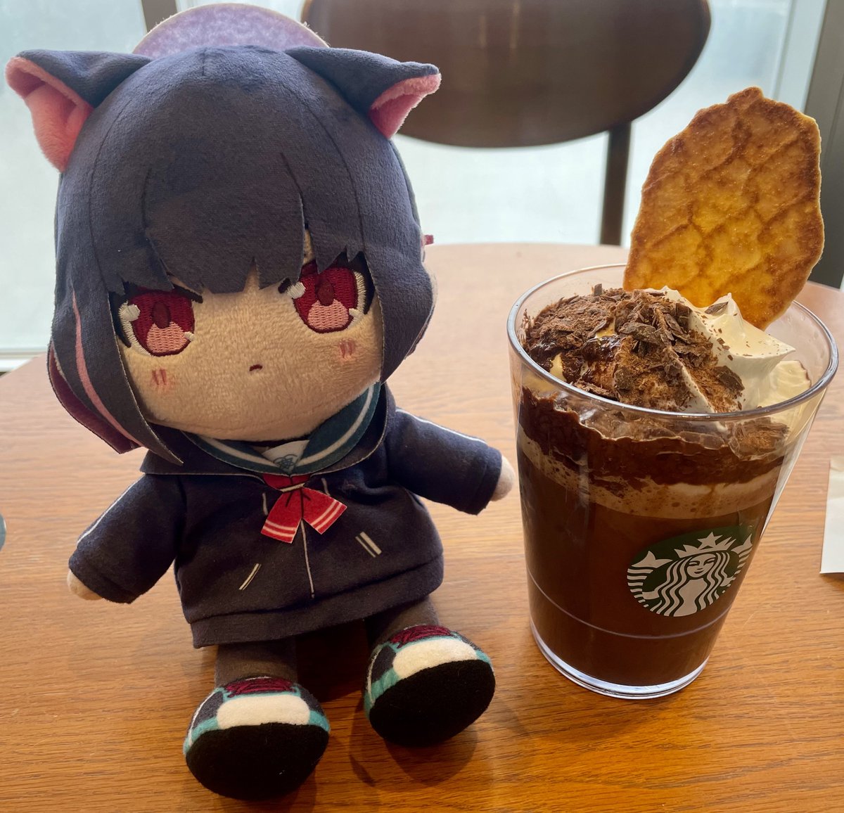 カズサ、美味しそうなフラペチーノだね🧁