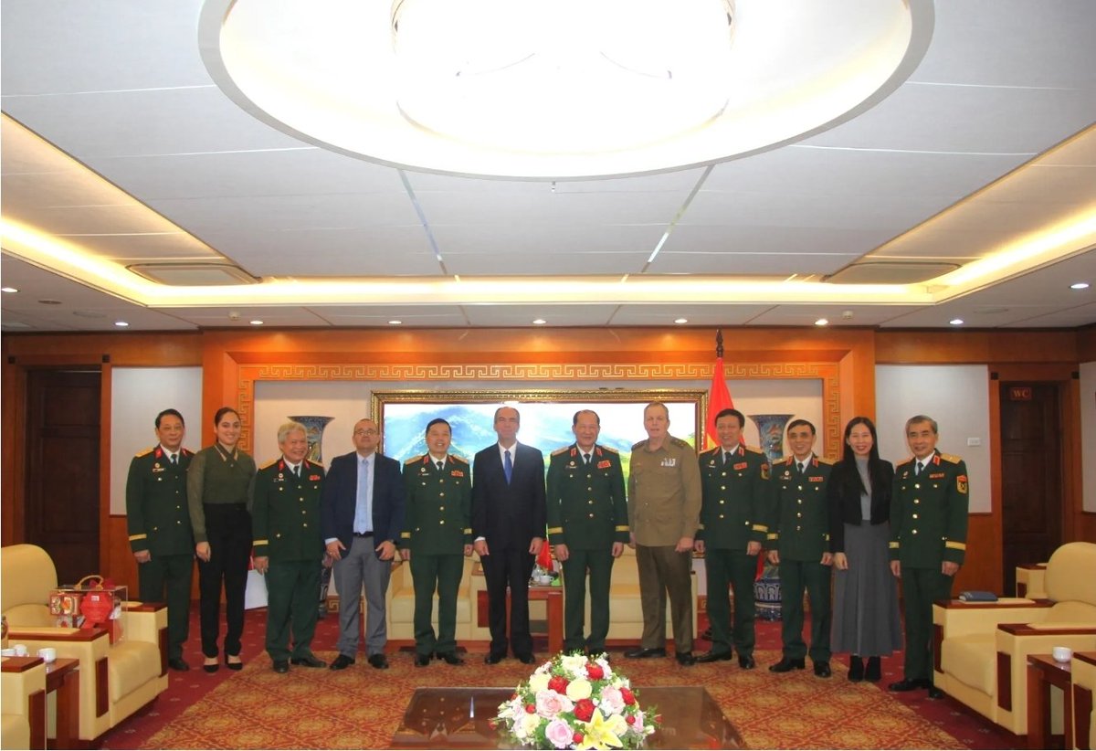 RPolancoF's tweet photo. Sostuve encuentro con General Be Xuan Truong, vicepresidente del Frente de la Patria y presidente de Asociación de Veteranos de #Vietnam.
Reafirmó solidaridad con #Cuba frente a amenazas, y voluntad de fortalecer vínculos con la Asociación de Combatientes de la Revolución Cubana. https://t.co/qHWxEKbIUO