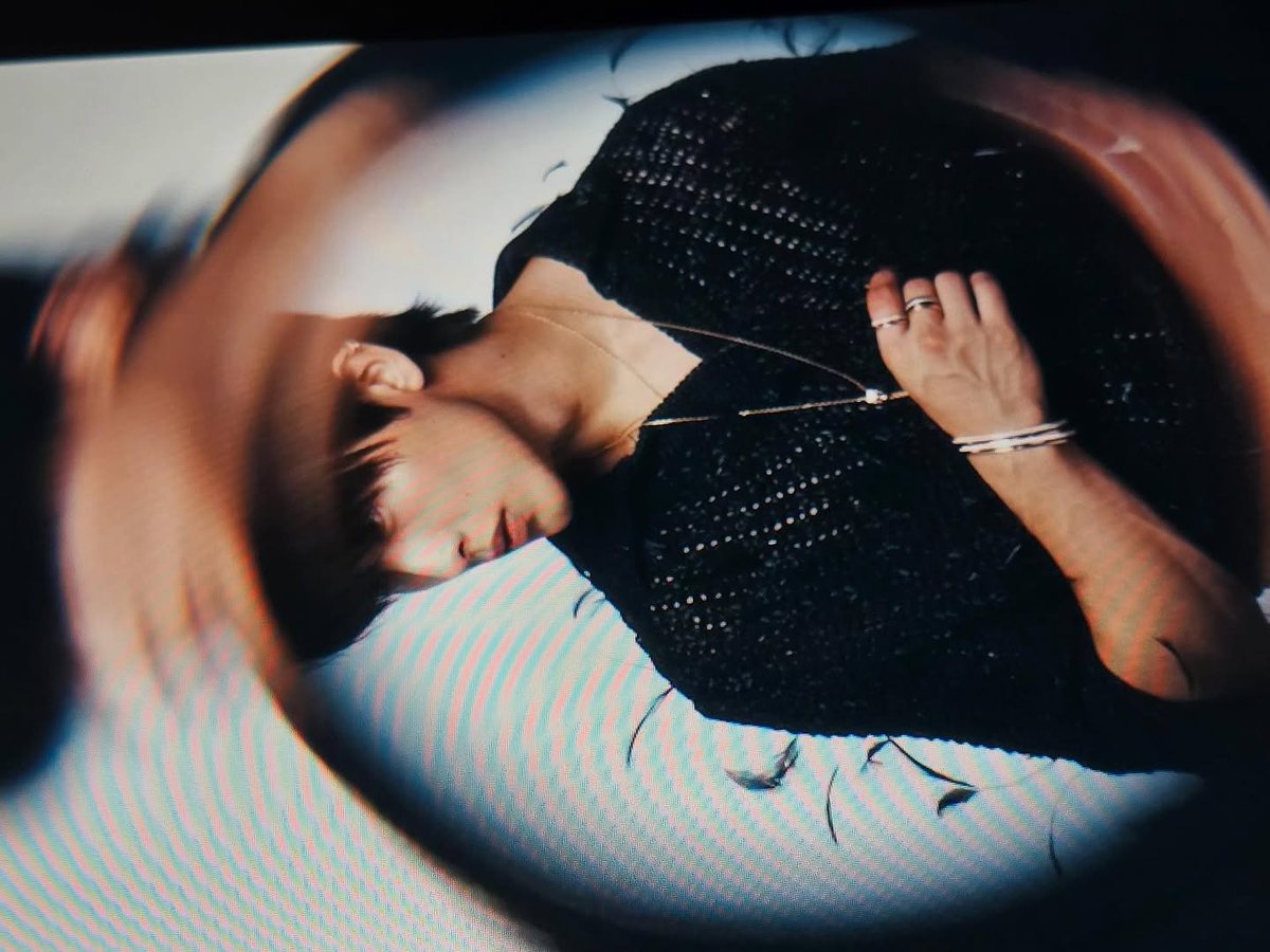 remmarku's tweet image. Through a professional lens.