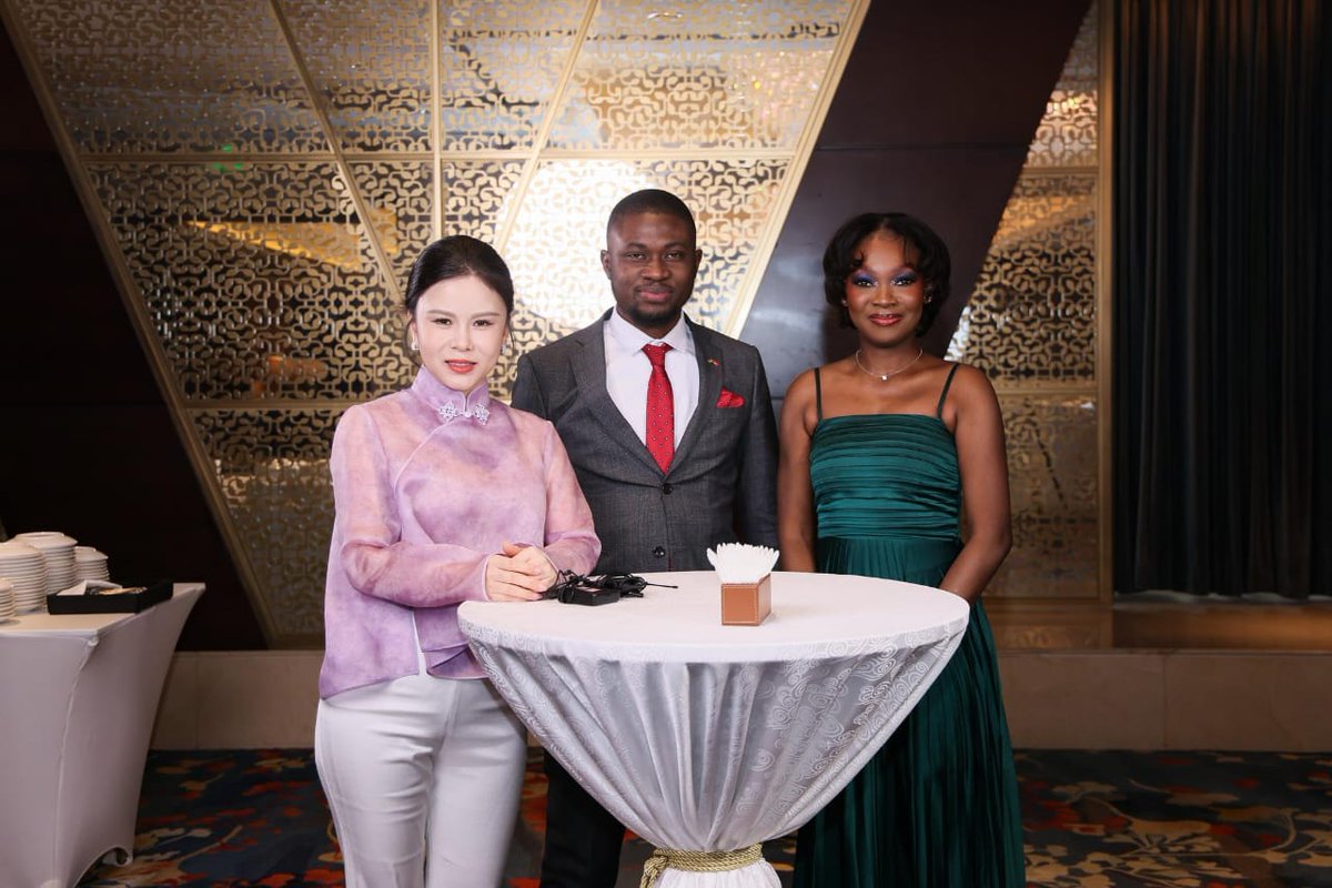 TettehDjemMiW's tweet photo. Today I had the privilege of hosting a press soiree organized by the Ghana Embassy in Beijing - China. Ghana's 69th Independence Day Celebration.
The Mission engaged over 120 Chinese media firms.
#GhanaChina 🇬🇭🇨🇳
#MissionAbroad
#CelebrityPastor
#ManInWhite https://t.co/VFpZY6SnW3