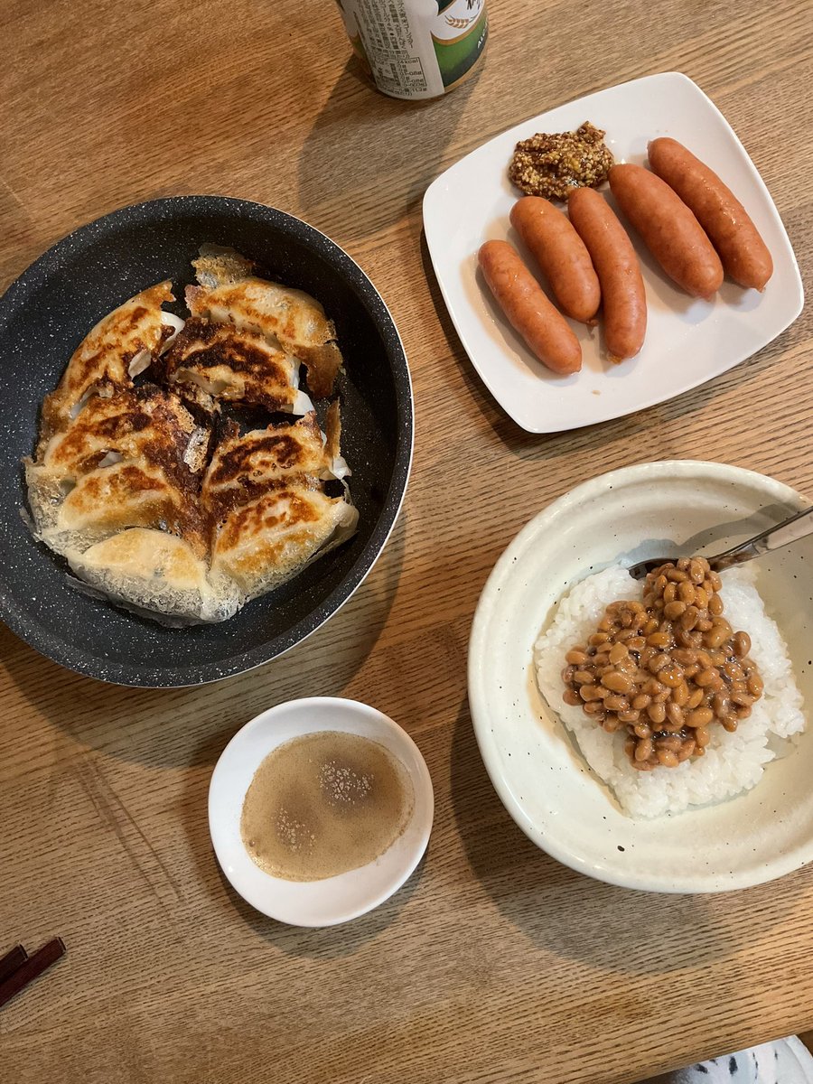 夕食🍽

ひとりご飯🍺🤗

息子...インフルで食欲なくてウインナー5本とウイダーで良いそうです💦
私は遠慮なくモリモリ食べるよ( 'ч' )