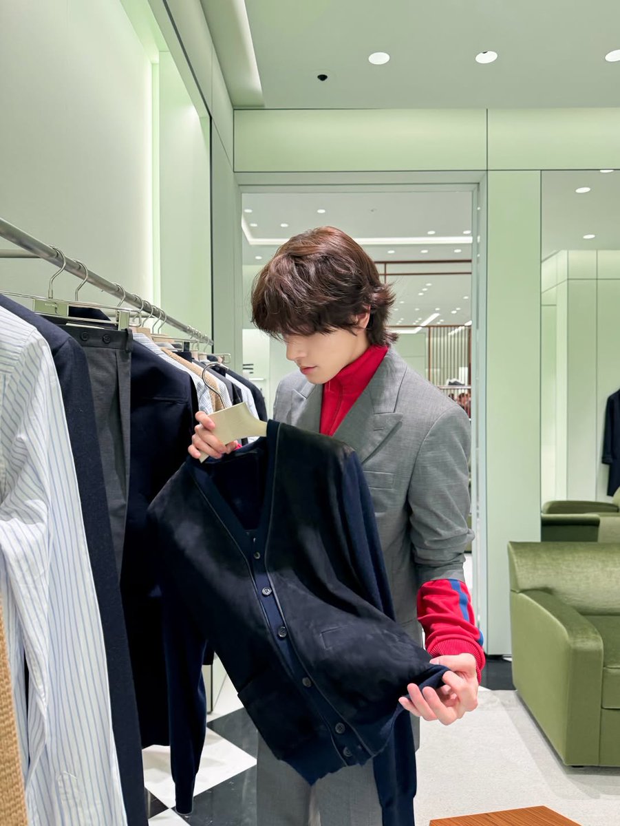 (4/4) 

<a href="/ENHYPEN_members/">ENHYPEN</a> <a href="/ENHYPEN/">ENHYPEN OFFICIAL</a> #ENHYPEN #엔하이픈 #JAKE #제이크