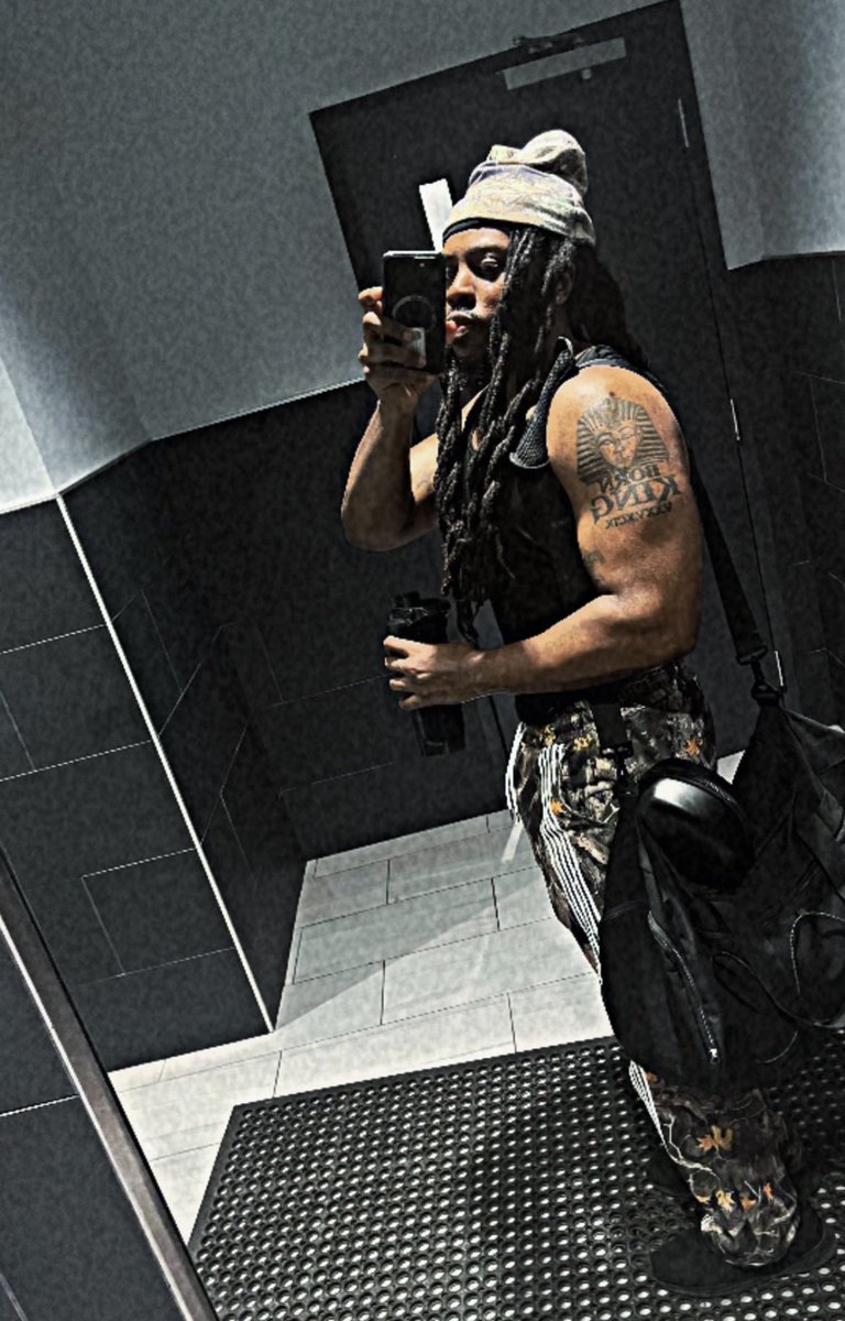 RvstaRandy's tweet photo. Home to me, Gym to you 🗣️ 7 months in and 30lbs down chat. 🔥 2026 🏋🏽‍♂️ https://t.co/uGbzEtPhWL