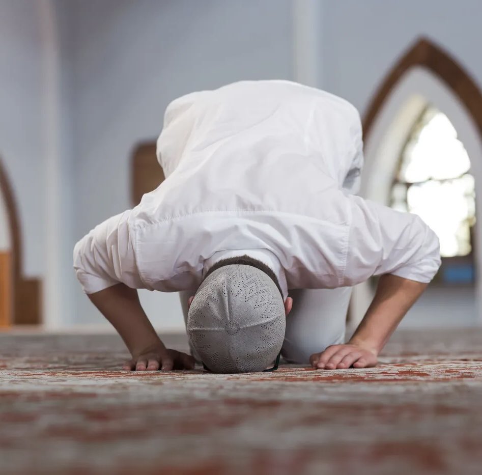 ImpactMediaFR's tweet image. 🇬🇧☪️🕋 FLASH 

Le rappeur Central Cee a annoncé cette nuit s’être converti à l’islam.

(Live)