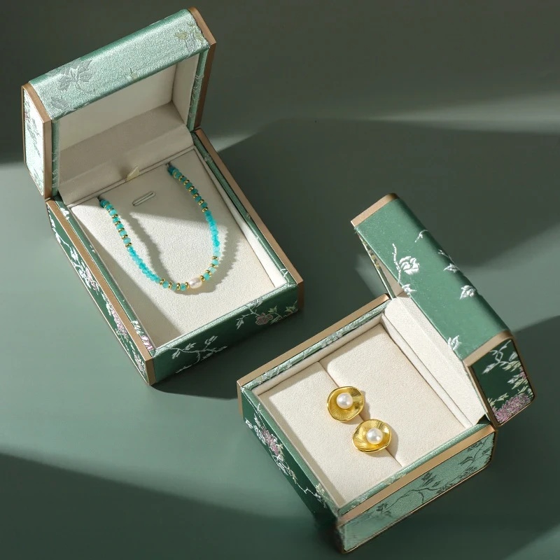 YanengPackage's tweet image. Luxury is in the details 💎
This green silk jewelry box set brings softness, color depth, and a refined touch to every jewelry piece 💚

jewelpackage.com

#PremiumPackaging #JewelryBranding #FactoryDirect #WholesaleJewelryBox #JewelryPackaging #LuxuryBrand #CustomPackaging