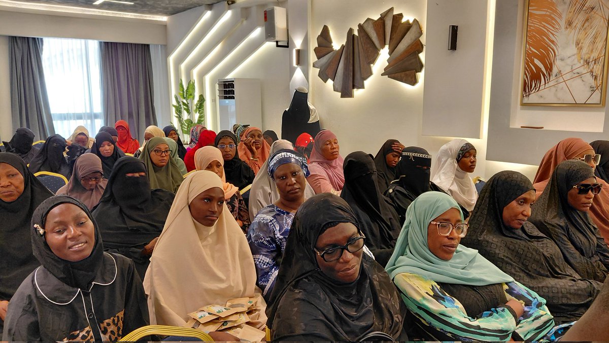 L’Université Internationale de Guinée a organisé une conférence de haut niveau à l’hôtel Atlantic View,réunissant des experts et des investisseurs de premier plan. Placée sous le signe du développement économique, cette rencontre a été animée par l’expert malien, le Dr Oumar Boly