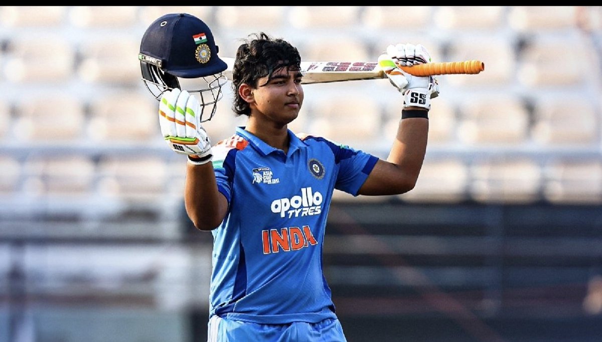 Ramrit06's tweet photo. Under-19 World Cup में 175 रनों की ऐतिहासिक पारी खेलने वाले Vaibhav Suryavanshi को सलाम 👏🔥
क्या क्लास,क्या कॉन्फिडेंस, क्या टैलेंट 
पूरा देश आप पर गर्व करता है।
Future superstar in the making 🇮🇳✨ 
#U19WorldCup #VaibhavSuryavanshi #175Runs #ProudIndia
#vaibhavsuryavanshi 
#bcci https://t.co/sb9wQLBQcW