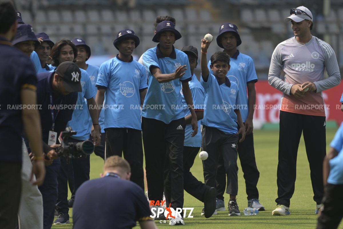 raysportz_cric's tweet photo. Before the World Cup begins, Indian cricketers joined UNICEFβs #CricketForGood initiative, spending quality time and playing cricket with young children. πβ¨
@BCCI @ICC
#RaySportzcricket #IndianCricketTeam #UNICEF #ICC #T20WorldCup2026 https://t.co/RQHksXwlZn
