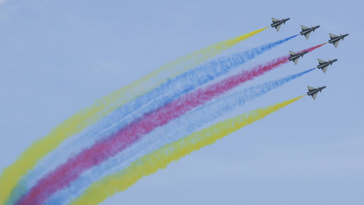 Heart-pumping manoeuvres, tight formations, and thunderous flypasts at Singapore Airshow 2026 as six participating air forces including <a href="/TheRSAF/">The RSAF</a> take to the skies over at Changi Exhibition Centre!