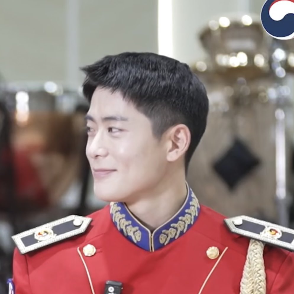 หน้าม้าบินๆม้าเต่อๆก้อยังหล่อ น่ารักสุดๆ

ขอบคุรที่เกิดมาเปนเรื่องหล่อๆ
น่ารักๆมุ้จุ้ในชีวิ้สจั้นนะ (｡◠‿◠｡)♡