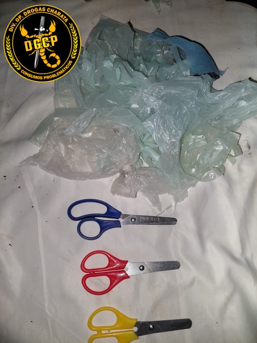 Se sigue combatiendo a los vendedores de droga, secuestros de estupefaciente efectivo y arma !!!