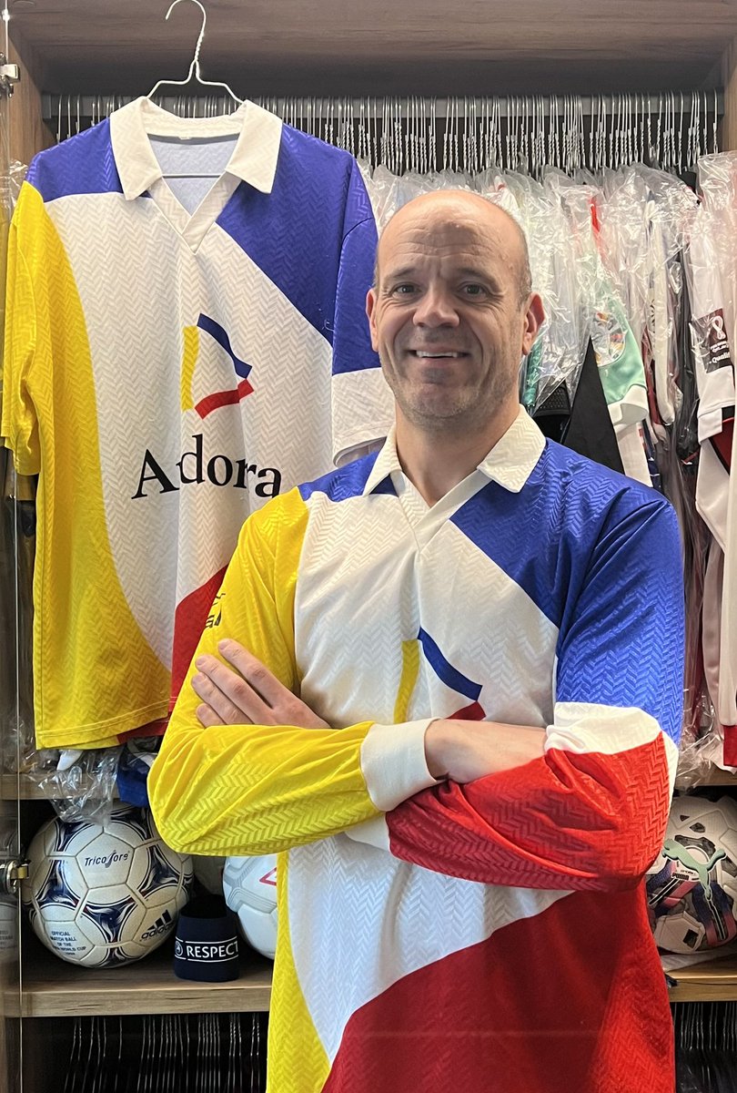ildelima6's tweet image. Molt content que una samarreta del @fcandorra 🇦🇩 dels anys 90 torni (utilitzada durante varies temporades) torni a casa seva… ANDORRA 🤩 Una nova peça i ja van 147 👕⚽️🇦🇩 #andorra #fcandorra #comunal #longsleeves #andorrafootballmuseum #AFM #breal #weareandorra #gameused
