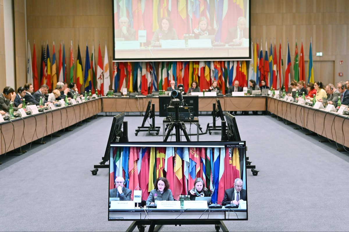 IrelandOSCE's tweet image. #ThisWeek at @OSCE 🇮🇪

🔹Joined🇪🇺colleagues condemning ongoing🇷🇺attacks against🇺🇦energy infrastructure at #PC and #FSC 
🔹Participated in #OSCE budget discussions
🔹Welcomed🇦🇱as new Human Dimension Committee chair, a key priority area for 🇮🇪
🔹 Heard updates from @EURightsAgency