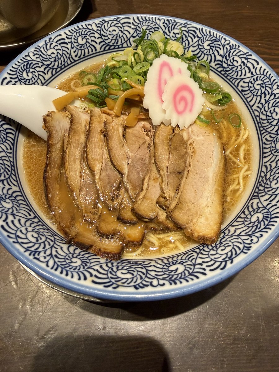 これは和歌山ラーメンですね。