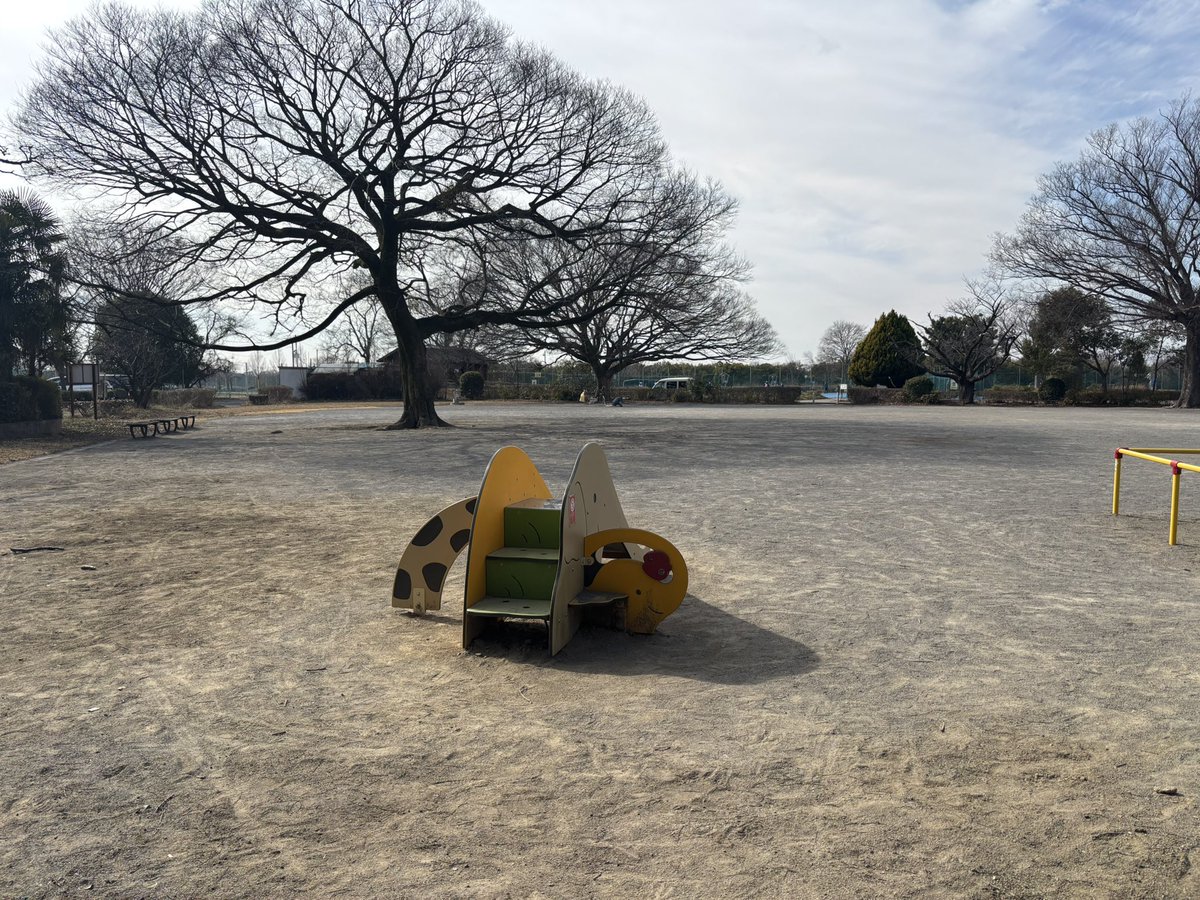 趣味の小物釣り。ダイソーで買った桐の箱に漆塗ってタナゴ桶作りました^_^