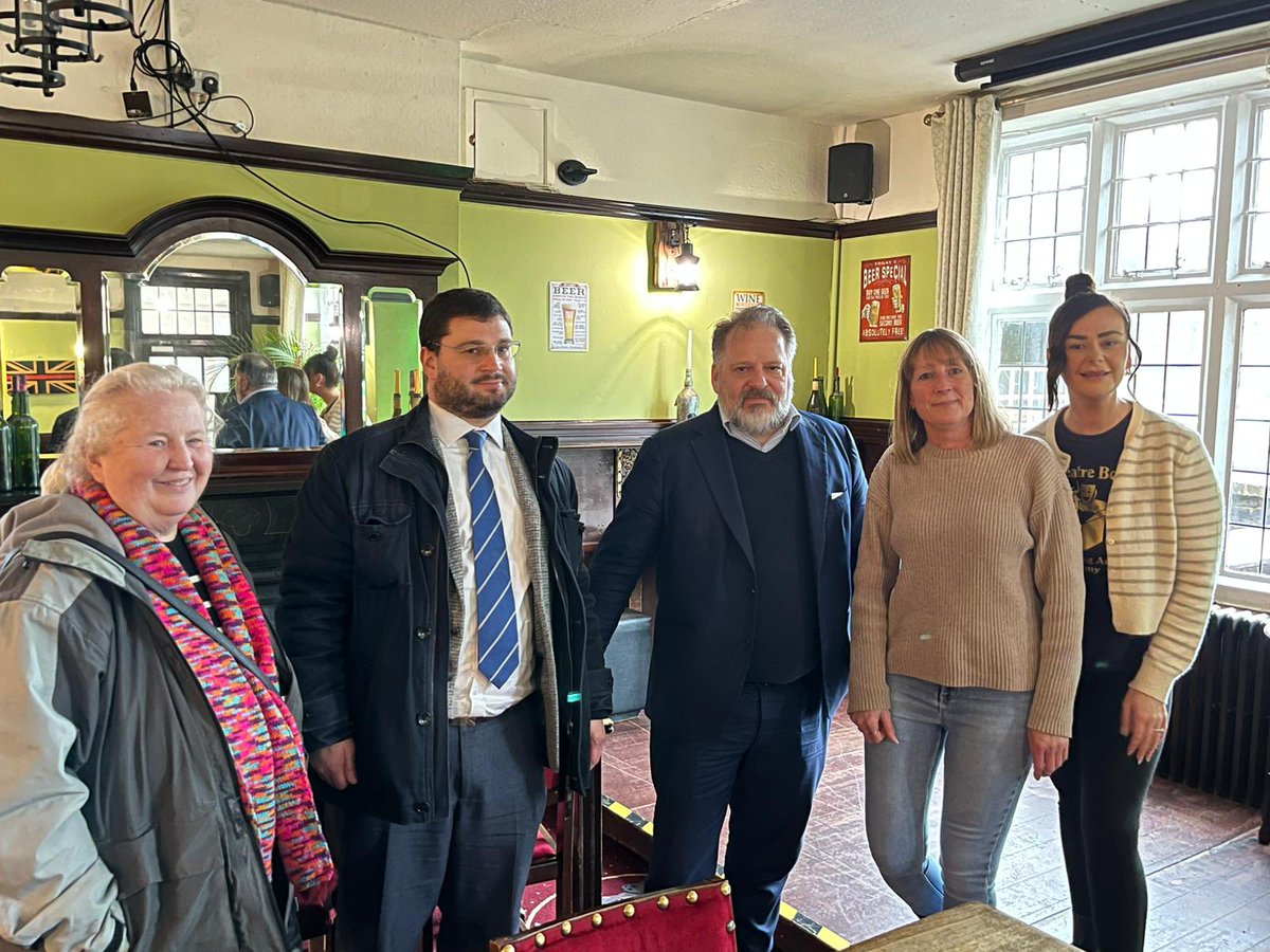 howarddawber's tweet photo. Walk round Erith with @MrDavidLeaf and team as well as @taylorlabour - some great businesses and a lot of potential here in @LBofBexley - @MayorofLondon has funded some great regen projects here like £2.75m for Riverside Gardens and 68 Pier Road community space. @LDN_economy https://t.co/jVRZrii8Gk