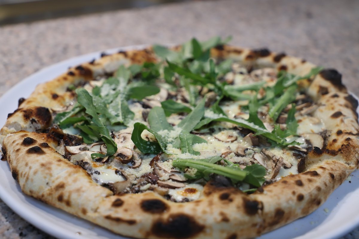 mayram_k's tweet photo. 3月5日までUberで30%OFF!!
NOSTRA PIZZA、本日よりUber開始しました✨　ピザもサムサも30%オフ！この機会にぜひお家でNOSTRA PIZZ Aをお楽しみください😍
https://t.co/uphTXcVtQv https://t.co/HoWEc2pq9r
