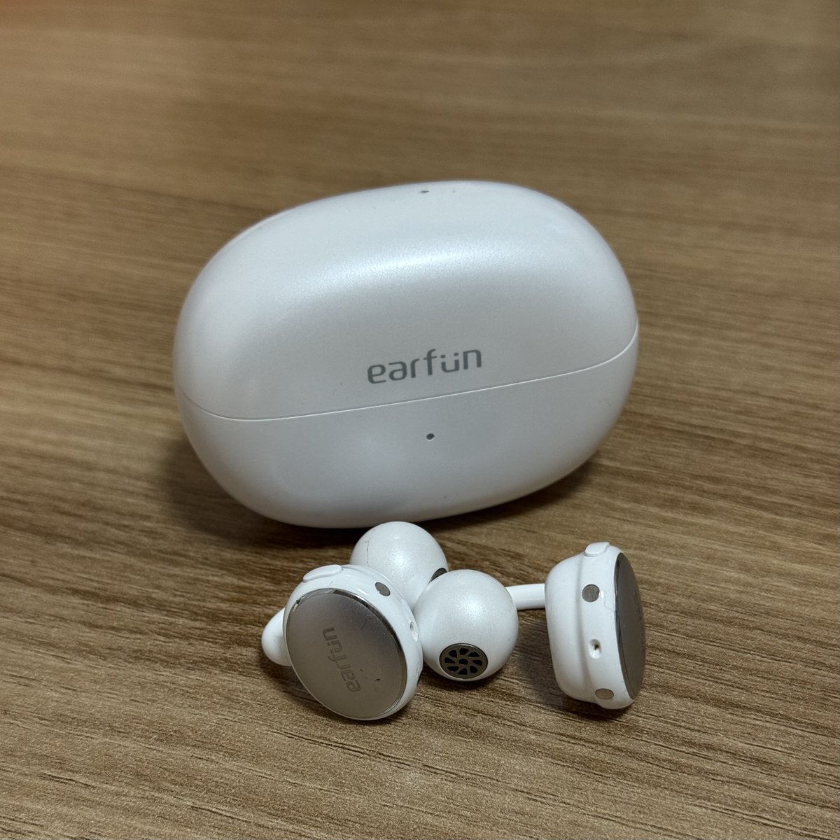 日常使いやランニングのお供として活躍しているEarFun Clip、大きな音 
