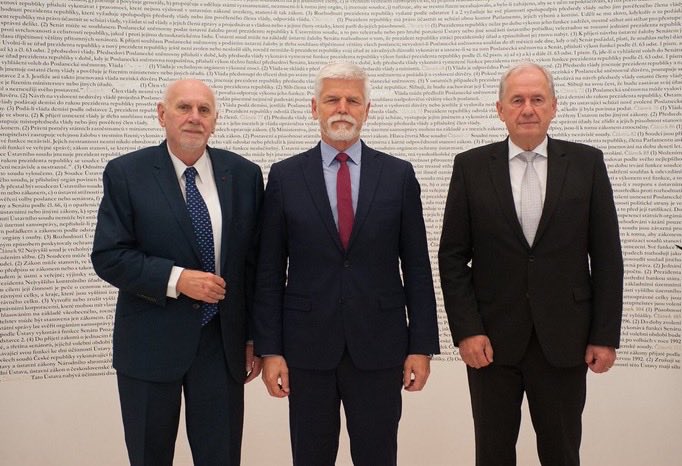 Helena53 tweet media