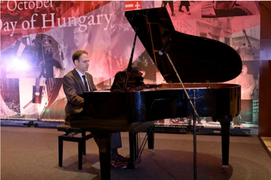 07. Juni – 28. Juni 2026: 
Klavierunterricht für Fortgeschrittene mit Andreas König