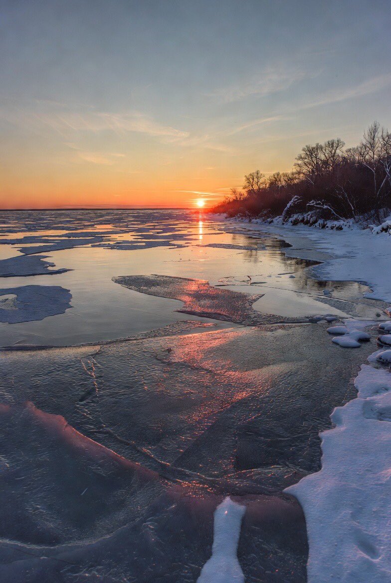 RevTracyCox's tweet image. “He who dwells in the shelter of the Most High will rest in the shadow of the Almighty.” – Psalm 91:1  

What a beautiful promise—safe, covered, and at peace no matter what comes. 

Resting in God today. 

For more inspiration, please see my links in bio. 

💙 #Psalm91 #God
