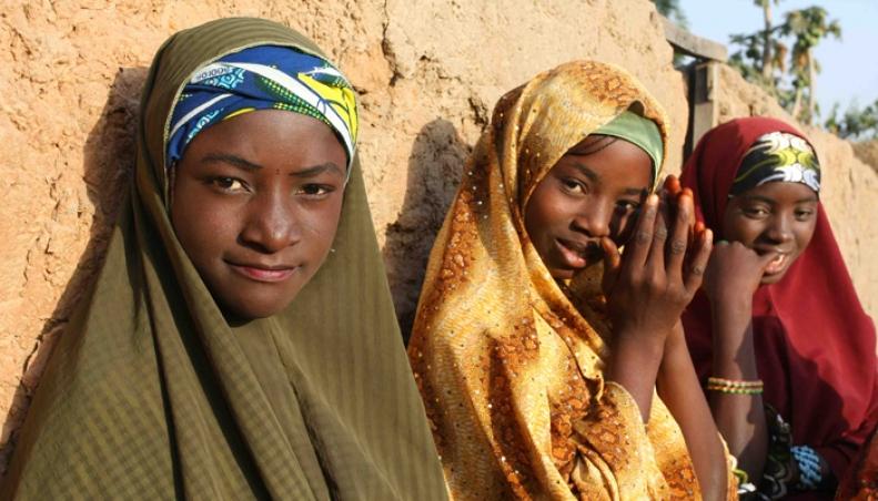 Hausa  language Adjective 

1. Kyau — good / beautiful
Mutum mai kyau ne
Moo-toom my kya-u neh
A good person

2. Mugu — bad
Yaro mugu ne
Ya-roo moo-goo neh
A bad boy

3. Babba — big
Gida babba ne
Gee-da bab-ba neh
The house is big

4. Ƙarami — small
Yaro ƙarami ne
Ya-ro ka-ra-mee