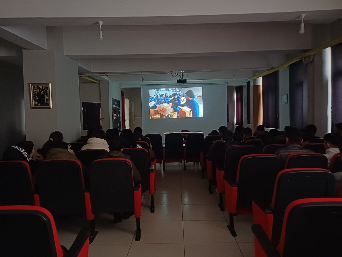 6 Şubat anma etkinliğimizde öğrencilerimizle birlikte kaybettiklerimizi saygıyla andık.
Acımız ortak, sorumluluğumuz büyük.
<a href="/tcmeb/">Millî Eğitim Bakanlığı</a> <a href="/Yusuf__Tekin/">Yusuf Tekin</a> <a href="/sefikaygol/">Şefik AYGÖL</a> <a href="/Tunceli_MEM/">Tunceli İl Millî Eğitim Müdürlüğü</a> <a href="/BahameddinK/">Bahameddin KARAKÖSE</a> <a href="/kaymakamhozat/">Hozat Kaymakamlığı</a> <a href="/1071yasingurkan/">Yasin Gürkan</a> <a href="/MemHozat/">HozatMEM</a> <a href="/MuratKafli/">Murat KAFLI</a>