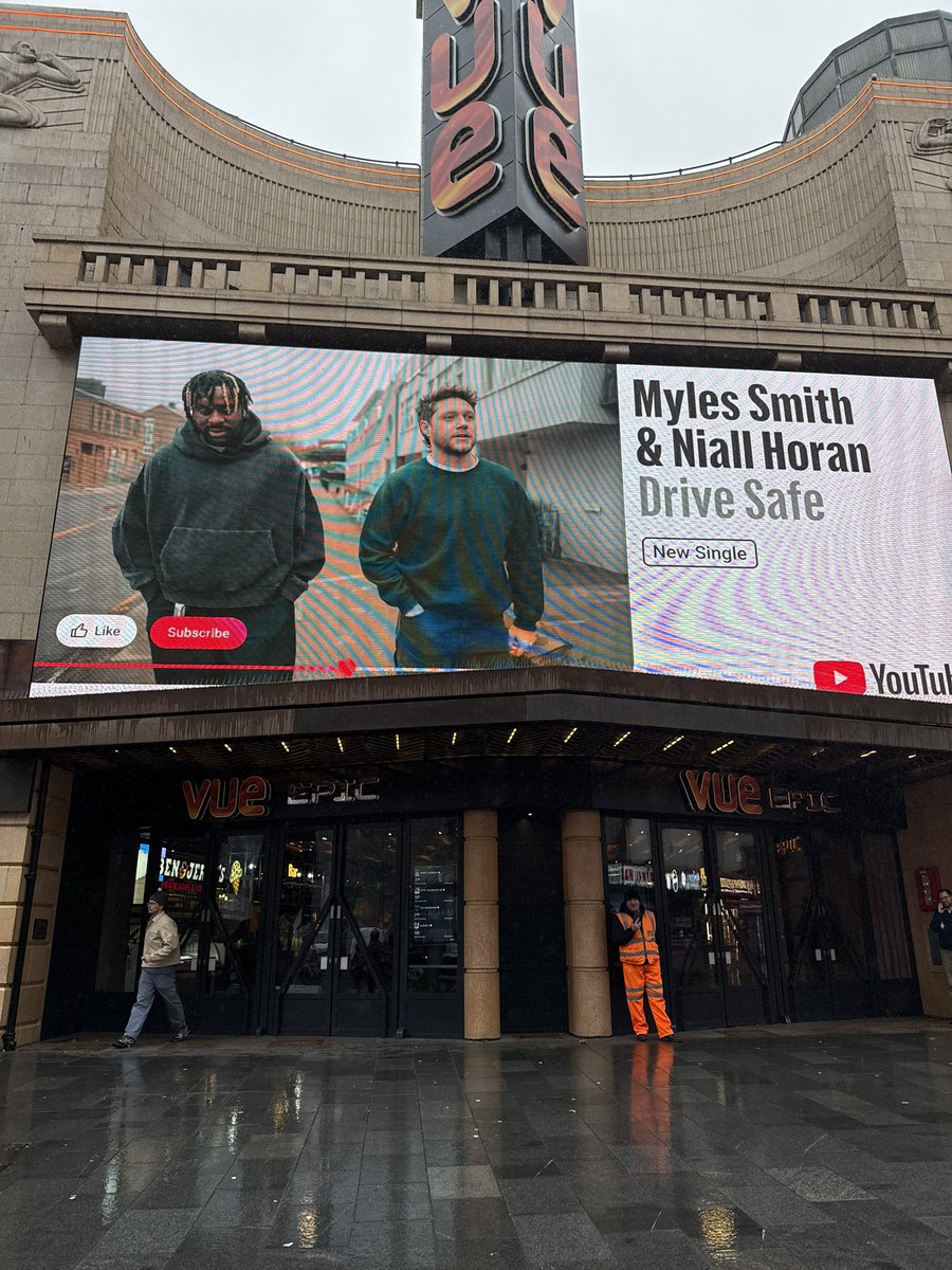 Billboard for Drive Safe in London!

via <a href="/niallspromoIT/">Niall Horan Italia</a>