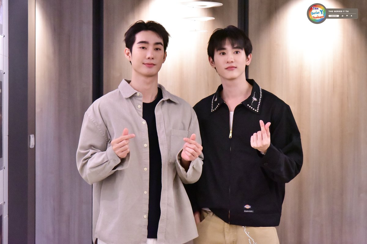 “ฟอส-บุ๊ค” ร่วมโปรโมท "ความลับในบทเพลงที่บรรเลงไม่รู้จบ Final EP. FAN MEETING" 🎻🎼

FORCEBOOK MOS PRESS D3  #MelodyOfSecrets
#forcebook #ฟอสบุ๊ค
#fforce_ #kasibook
#GMMTV