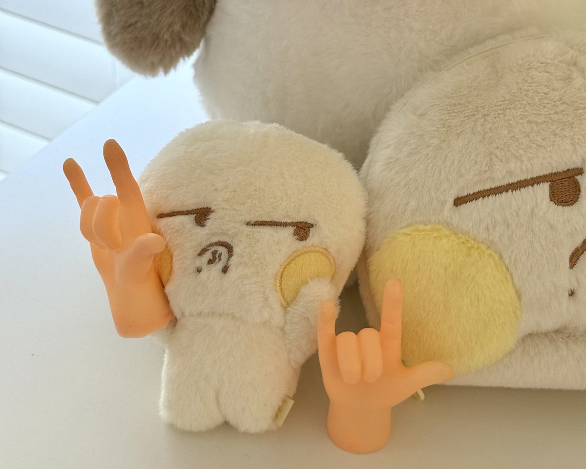 cuteness_i_like's tweet photo. 이벤트 둘째 날도 무사히 마무리되었습니다. 추운 날씨에도 찾아와주셔서 감사합니다! 방문해 주신 분들이 잠시라도 몸과 마음이 따뜻해질 수 있으셨길 바라며 ~ 마지막 날인 내일도 잘 부탁드립니다 🤟🤟 https://t.co/9xsnFFJ8SN