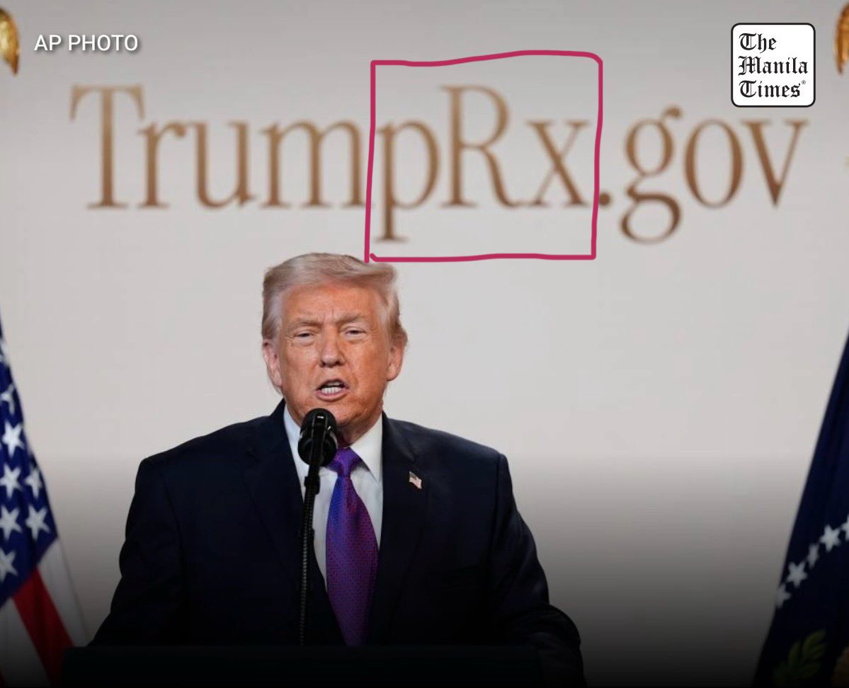 Steph_iscrypto's tweet image. 💥BREAKING:

🇺🇸 TRUMP HAD $XRP DISPLAYED BACKWARDS BEHIND HIM YESTERDAY.