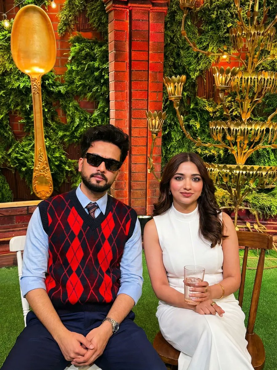 Cuties reunion 🥹✨

#Elviya #ElvishYadav #JiyaShankar𓃵