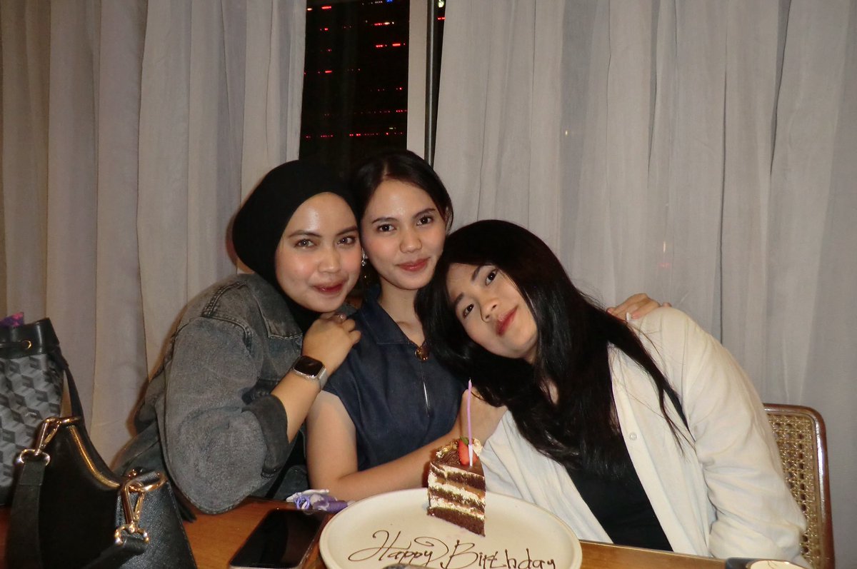 krowkroww tweet media