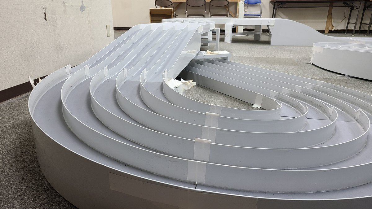 オープンしております🔥
BABAにしてます💪
スロープもだいぶ傾斜つけてます👍
練習するとなれば今週末と水曜の祝日がチャンスです🔥
今日もチャンスですwww
皆様のご来店心よりお待ちしております💪
#アーケードベース
#NY熊本
#ミニ四駆