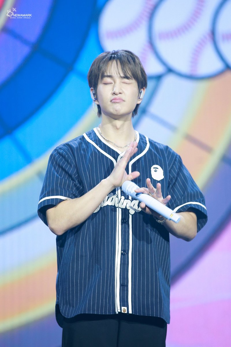 온유 #ONEW #オニュ@SHINee @ONEW_GRIFFIN