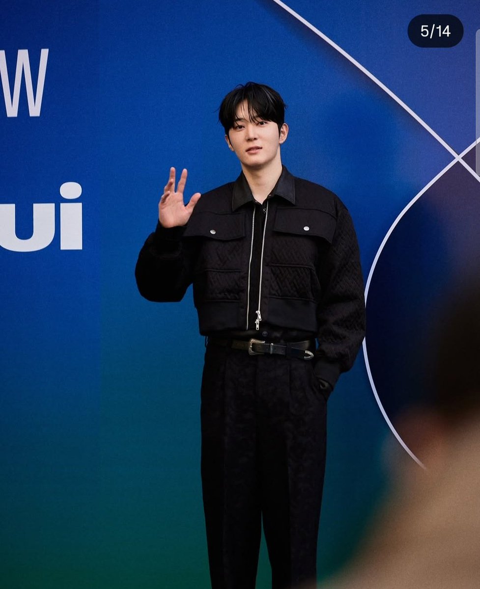 Peachtryyy's tweet photo. Wonkyu in Seoul fashion week again . Today with koom dongho from Singles inferno 4 
#transitloves4 #singlesinferno4 https://t.co/UFlkCSTyld