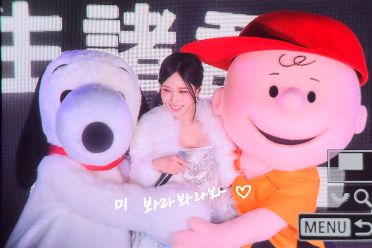 Look At Mi tweet media