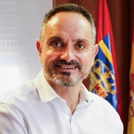 🔴 Nueve hechos y una pregunta sobre el caso del presunto acoso sexual del alcalde de Móstoles a una concejala y su encubrimiento por parte del PP. 

1️⃣ Bautista ficha a una militante para la lista electoral, y durante la campaña le hace repetidos acercamientos y proposiciones