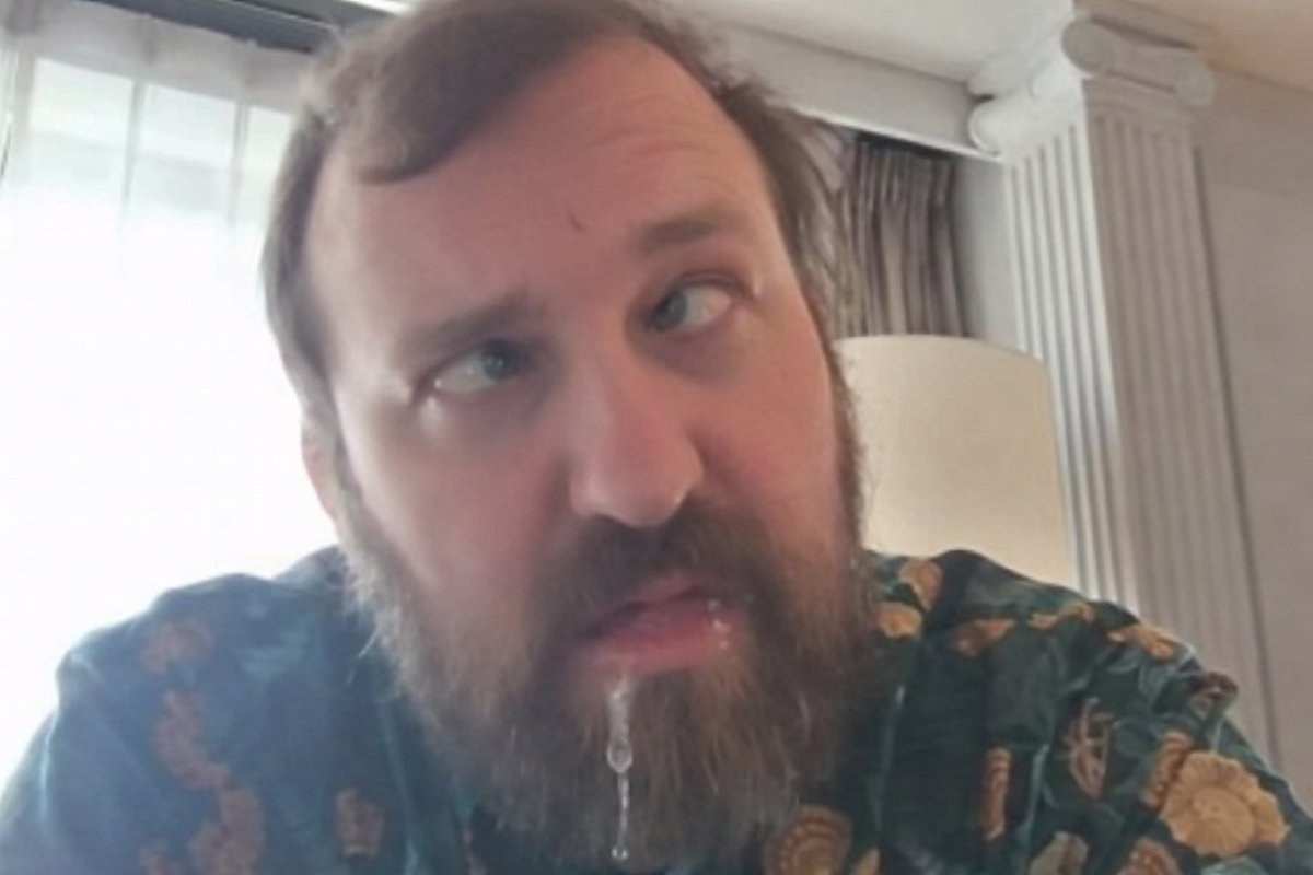 a16zwang's tweet photo. Charles Hoskinson (Cardano founder) is going viral on Twitter for being down $3B and it honestly can’t get any worse than this.   

ADA is a known meme in its own for being the most useless crypto ever. And now it's founder is trending for being down $3B? This will get lots of tweets.  

We sent Saylor for being down $50B on his Bitcoin holdings, now it’s time to send Cherles Heskinsen.

https://t.co/dXxlPFi3fi