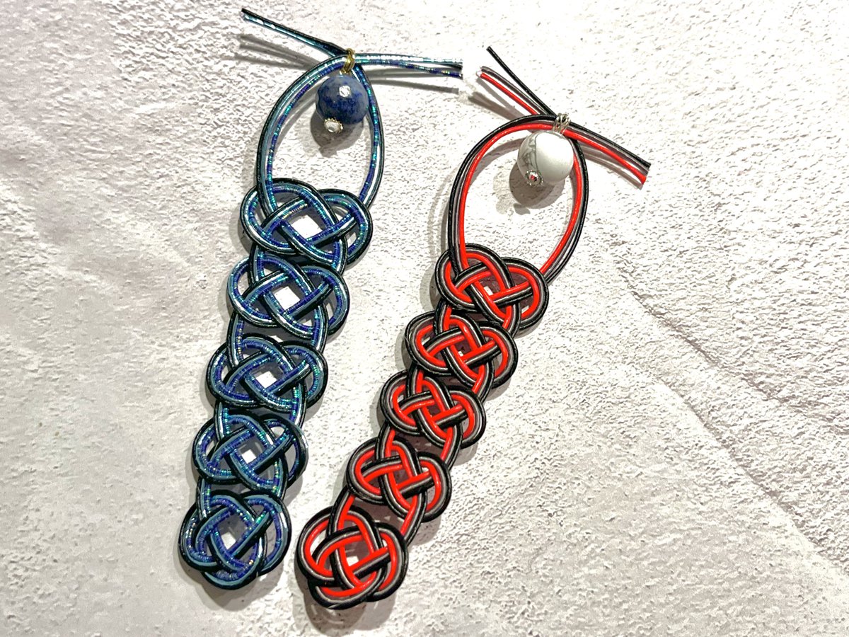 ヒューゴとライカンを表現できそうな水引の色で、水引しおり作ってみたけど、どうかな…